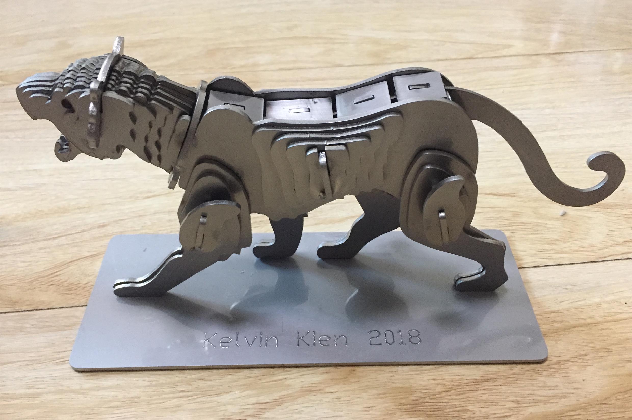 Stainless steel cutting tiger